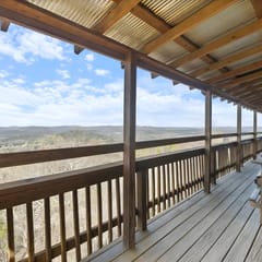 River Cabin, Hot Tub, Sleeps 10!