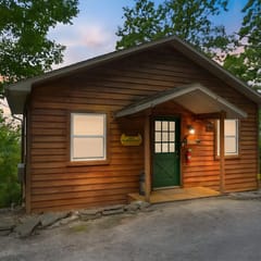 Cabin w/King Bed, Jacuzzi + View