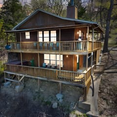 River Cabin, Hot Tub, Sleeps 6!