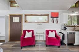 Modern Retreat, King Suite, River Views