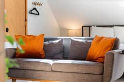 King Bed | Boho Charm | 2 minutes to Downtown