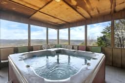 River Cabin, Hot Tub, Sleeps 10!