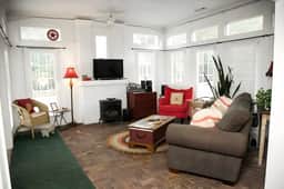 Texaco Bungalow: Historic Loop, Walk Downtown!