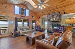 River Cabin, Hot Tub, Sleeps 10!