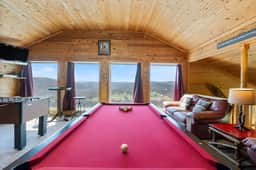 River Views, Hot Tub, Sleeps 10!