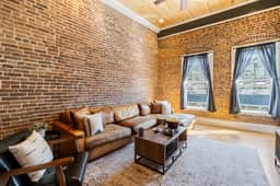 Downtown Loft on Spring, Sleeps 7, Near Basin Park