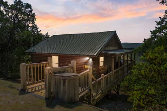 River Views, Hot Tub, King Bed - Image 1