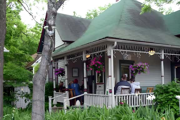 Texaco Bungalette: Historic Loop, Walk Downtown! - Image 1