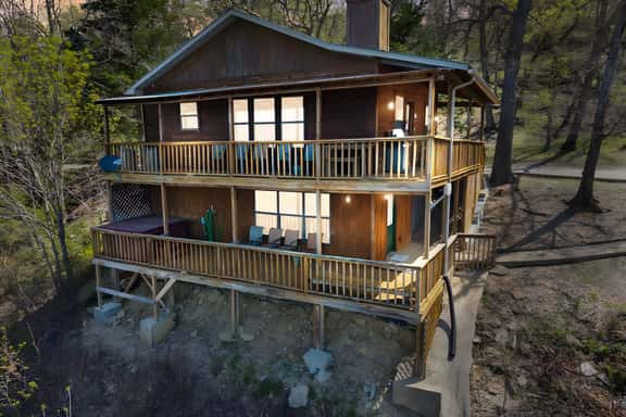 River Cabin, Hot Tub, Sleeps 6! - Image 1