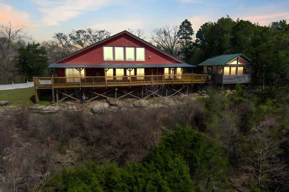 River Views, Hot Tub, Sleeps 10! - Image 1