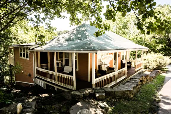 Historic Mimosa Cottage/Hot Tub - Image 1
