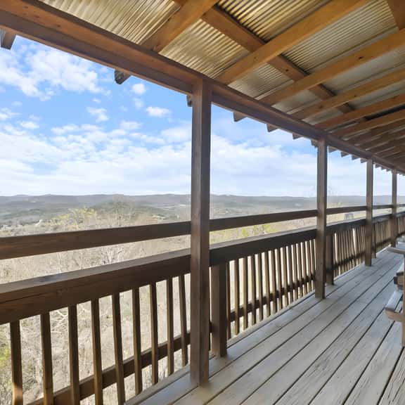 River Cabin, Hot Tub, Sleeps 10! - Image 1