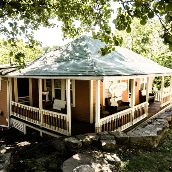 Historic Mimosa Cottage/Hot Tub - Image 1