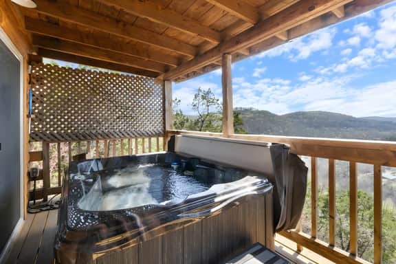 River Views, Sleeps 2, Hot Tub