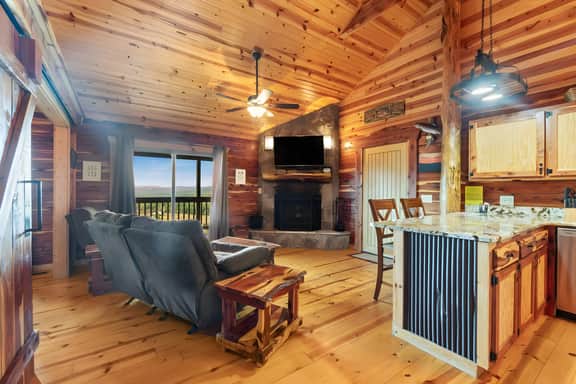 River Views, Sleeps 2, Hot Tub