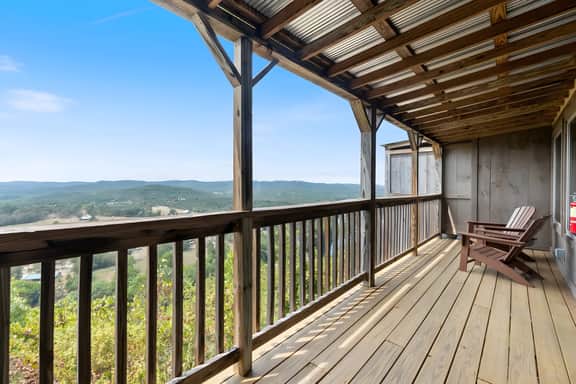 Modern Retreat, King Suite, River Views