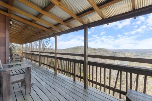 River Cabin, Hot Tub, Sleeps 10!