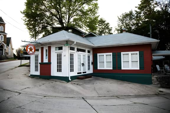 Texaco Bungalow: Historic Loop, Walk Downtown!