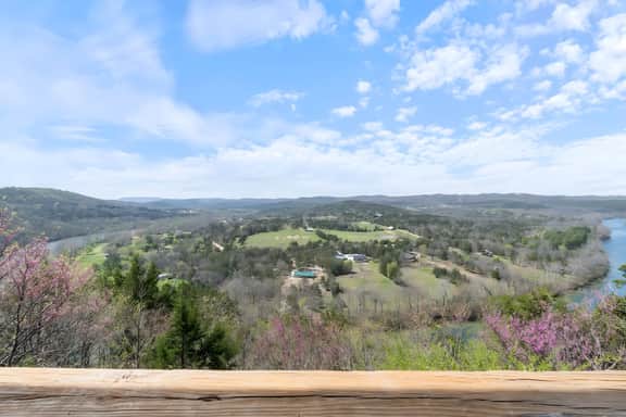 Sleeps 6, Hot Tub, River Views