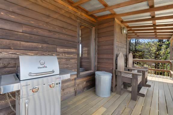 Cabin w/King Bed, Jacuzzi + View