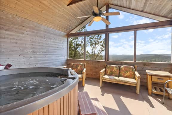River Views, Hot Tub, Sleeps 10!