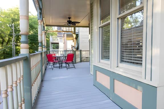 Downtown House w/Parking! On Spring St, Sleeps 8!