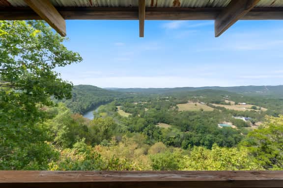 River Cabin, Jacuzzi, Sleeps 6!