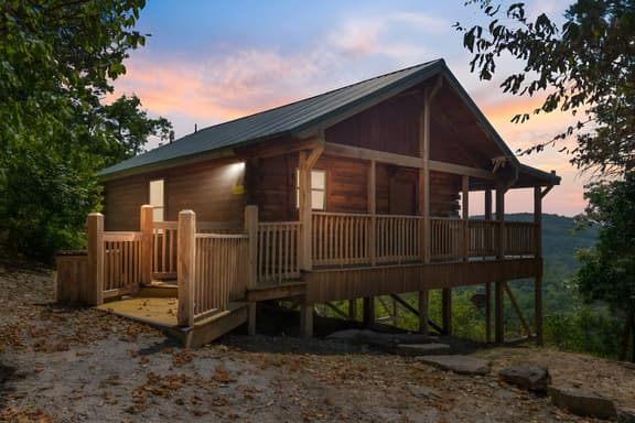 River Views, Sleeps 2, Hot Tub