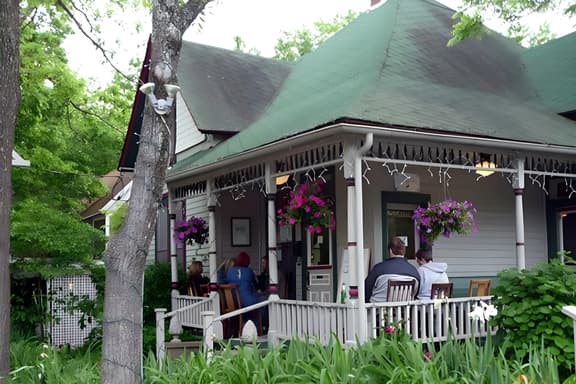 Texaco Bungalette: Historic Loop, Walk Downtown!