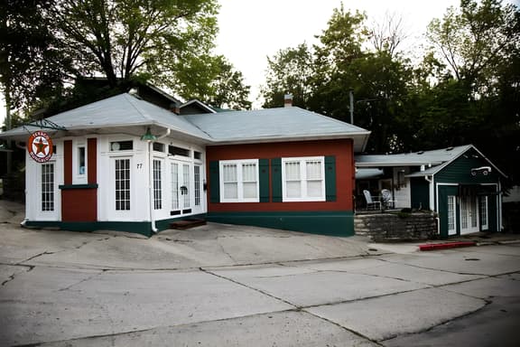Texaco Bungalow: Historic Loop, Walk Downtown!