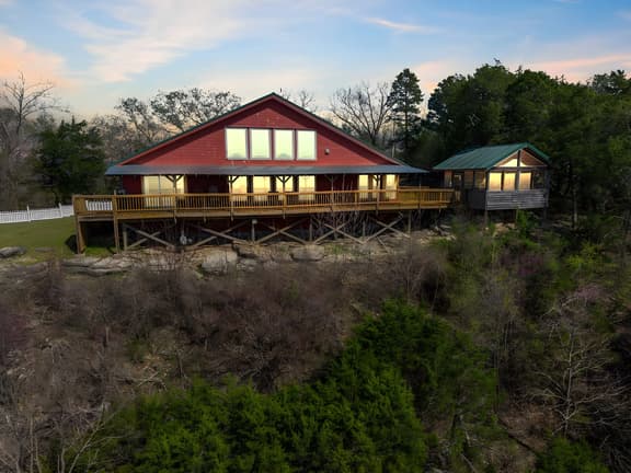 River Views, Hot Tub, Sleeps 10!